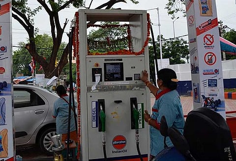 பெட்ரோல், டீசல் விலையில் இன்று எந்த மாற்றமும் இல்லை