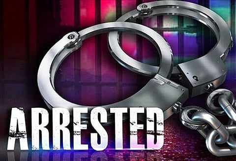 நாகை மாவட்டத்தில் சாராயம்-மதுபாட்டில்கள் கடத்திய 2 பெண்கள் உள்பட 23 பேர் கைது