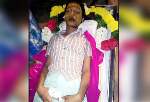 கண்ணமங்கலத்தில் தூக்கில் தொங்கிய நிலையில் மாணவி பிணம் தற்கொலையா? போலீசார் விசாரணை