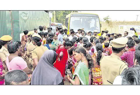மதுக் கடை திறக்க எதிர்ப்பு