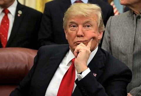 செலவின மசோதா நிறைவேறுவதில் சமரசம் இல்லை: அமெரிக்காவில் முக்கிய துறைகள் செயலிழப்பு - கிறிஸ்துமஸ் விடுமுறை பயணத்தை ரத்து செய்தார் டிரம்ப்