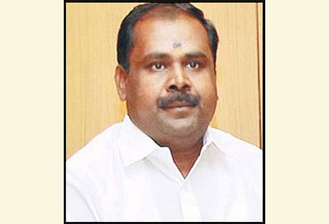 புறம்போக்கு நிலத்தில் வசிக்கும் 1¼ லட்சம் பேருக்கு 6 மாதத்திற்குள் வீட்டுமனை பட்டா - அமைச்சர் ஆர்.பி.உதயகுமார் பேட்டி