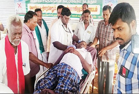 விவசாயிகளின் கோரிக்கையை நிறைவேற்றக்கோரி சென்னையில் கோட்டையை முற்றுகையிட்டு போராடுவோம் - குமாரபாளையத்தில் போராட்டக்குழு தலைவர் பேட்டி