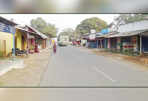 திருட்டு சம்பவங்களில் ஈடுபடுபவர்களை கைது செய்யக்கோரி பவானிசாகரில் கடையடைப்பு போராட்டம்