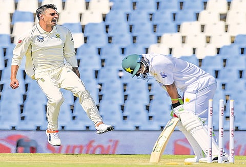 பாகிஸ்தானுக்கு எதிரான முதலாவது டெஸ்டில் தென்ஆப்பிரிக்க அணிக்கு 149 ரன்கள் இலக்கு