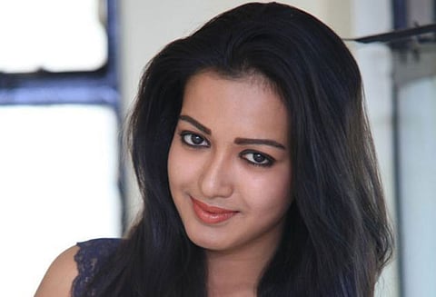 பட அதிபர் பணம் கொடுத்தாரா? ரூ.2½ கோடிக்கு வீடு வாங்கிய கேத்தரின் தெரசா