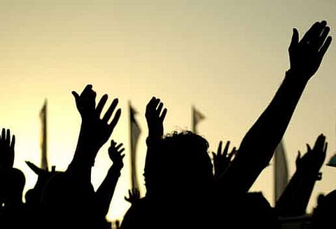 திருவாரூர் அருகே, சாலை மறியலில் ஈடுபட்ட 90 பெண்கள் உள்பட 150 பேர் மீது வழக்கு