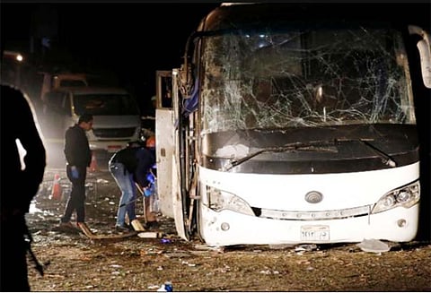 எகிப்தில் சுற்றுலாப் பேருத்தில் குண்டு வெடித்ததில் 4 பேர் பலி