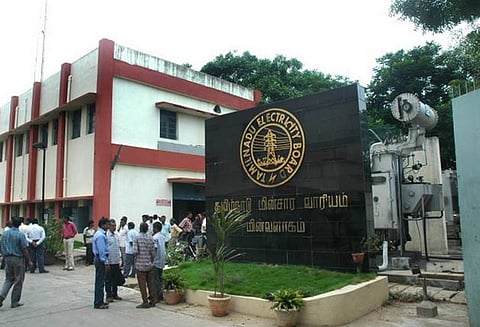 இடைக்கால நிவாரணம் அறிவித்ததற்கு எதிர்ப்பு மின்வாரிய ஊழியர்கள் 16–ந் தேதி வேலை நிறுத்தம்