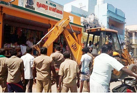 திருச்சி, லால்குடி பகுதிகளில் ஆக்கிரமிப்புகள் அகற்றம்