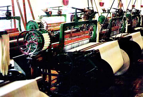 வங்கிகளில் விசைத்தறி உரிமையாளர்கள் வாங்கிய கடனை ரத்து செய்ய வேண்டும்