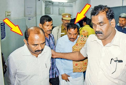 பேராசிரியர்கள் நியமனத்தில் பல கோடி ரூபாய் லஞ்சம் வாங்கியது அம்பலம்