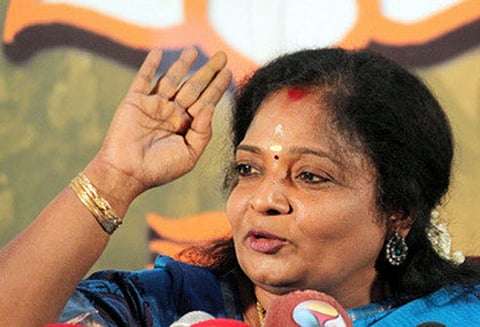 நடிகர் கமல்ஹாசன் வசனத்தை மாற்றி மாற்றி பேசுவார்