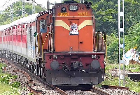 பட்ஜெட்டில் தமிழக ரெயில்வே திட்டங்களுக்கு ரூ.2,548 கோடி நிதி ஒதுக்கீடு