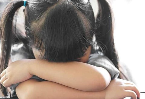 தனியார் பள்ளி கூட ஆசிரியர் அடித்ததில் மயங்கி விழுந்த 11 வயது சிறுமி உயிரிழப்பு