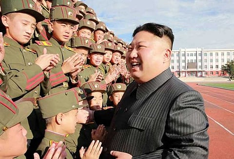 குளிர்கால ஒலிம்பிக் நாளை துவங்க உள்ள நிலையில், வடகொரியா ராணுவ அணிவகுப்பு நடத்தியதால் பரபரப்பு