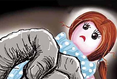 கொல்கத்தாவில் 2-ம் வகுப்பு மாணவிக்கு பாலியல் தொல்லை கொடுத்த ஆசிரியர் கைது