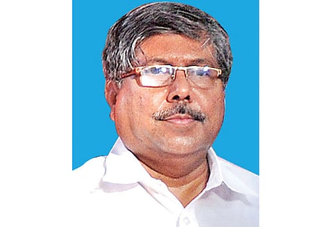 ‘வாக்காளர்களுக்கு பரிசு பொருட்கள் கொடுக்க வேண்டும்’ மந்திரி கருத்தால் சர்ச்சை