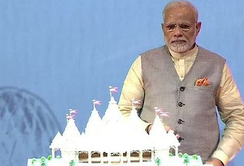அபுதாபி நகரில் முதல் இந்து கற்கோவில் கட்டுவதற்கான அடிக்கல் நாட்டினார் பிரதமர் மோடி