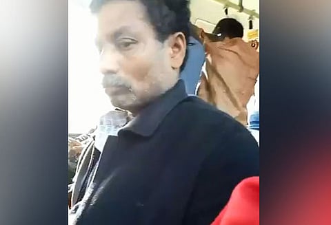 பஸ்சில் பயணம் செய்த போது ஆபாச செய்கையில் ஈடுபட்டவரை வீடியோ எடுத்து வெளியிட்ட மாணவி