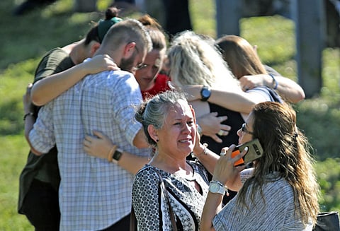 அமெரிக்காவின் புளோரிடாவில் பள்ளி கூடம் ஒன்றின் மீது துப்பாக்கி சூடு; 17 பேர் பலி