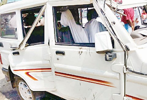 தஞ்சை சுற்றுலா மாளிகையில் வைத்திலிங்கம் எம்.பி.க்கு திடீரென மயக்கம் மருத்துவமனையில் அனுமதி