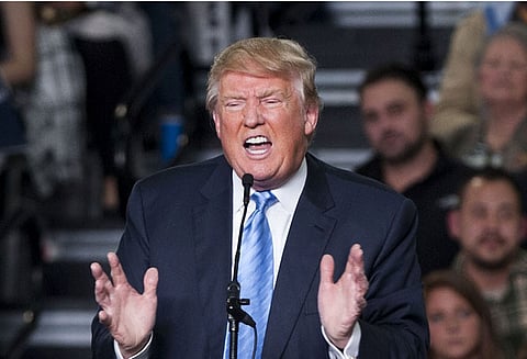 அமெரிக்காவில் துப்பாக்கி வாங்குவோருக்கு புதிய கட்டுப்பாடு: அதிபர் டிரம்ப் அதிரடி