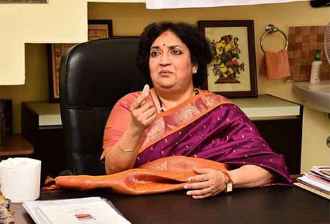 கடன் தொகை ரூ 6.2 கோடியை 12 வாரங்களுக்குள் செலுத்த லதா ரஜினிகாந்துக்கு சுப்ரீம் கோர்ட் உத்தரவு