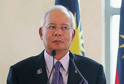 மலேசிய பிரதமரை கோமாளியாக சித்தரித்து கேலிச்சித்திரம்: ஓவியருக்கு சிறைத்தண்டனை