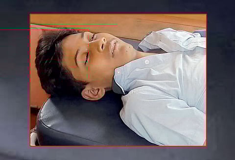 ஈரோடு தனியார் பள்ளியில் 9-ம் வகுப்பு மாணவன் மயங்கி விழுந்து சாவு