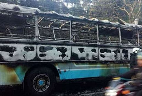 இலங்கையில் பேருந்தில் குண்டு வெடிப்பு: ராணுவ வீரர்கள் உள்பட 19 பேர் காயம்