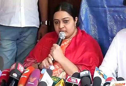 ஜெயலலிதாவின் மகள் என உரிமைக் கோரும் அம்ருதாவின் மனுவை தள்ளுபடி செய்ய கோரி ஜெ.தீபா பதில் மனு