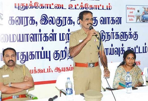 வாகன ஓட்டிகளிடம் அசல் ஓட்டுனர் உரிமம் இல்லையென்றால் 3 மாதம் சிறை தண்டனை அனுபவிக்க நேரிடும்