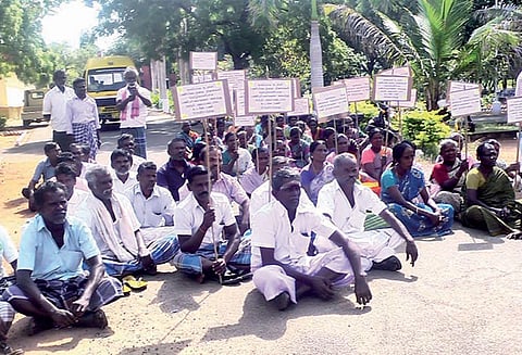 தற்காலிக பணியாளர்கள் வேலைநிறுத்தம்