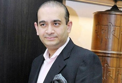 நிரவ் மோடி, மெகுல் சோக்ஷியின் பாஸ்போர்ட்டுகள் முடக்கம்