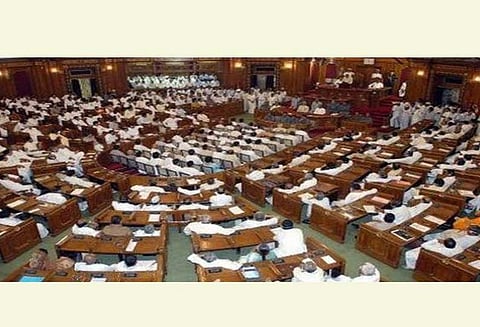 மராட்டிய பட்ஜெட்டில் பாராளுமன்ற, சட்டசபை தேர்தலை ஒரே நேரத்தில் நடத்துவதற்கான அறிகுறி தென்படும் எதிர்க்கட்சிகள் கருத்து