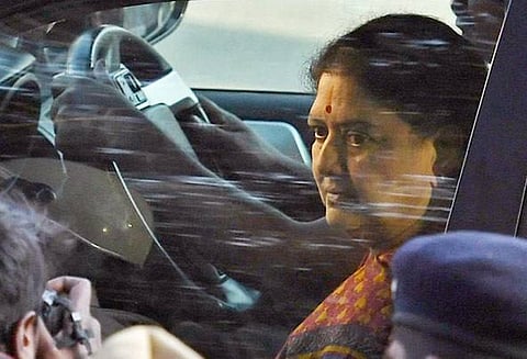 சிறையில் சசிகலாவுக்கு சொகுசு வசதிகள்: ஊழல் தடுப்பு படை விசாரிக்கிறது, 3 மாதங்களில் அறிக்கை அளிக்க உத்தரவு