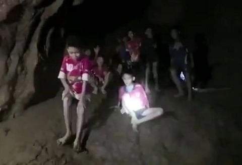 தாய்லாந்து: குகைக்குள் சிக்கிய சிறுவர்கள் 9 நாட்களுக்கு பிறகு உயிருடன் கண்டுபிடிப்பு