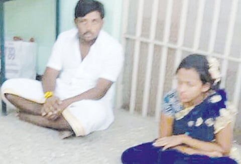 சிறுமி திருமணத்தை தடுக்க சென்ற போலீசாரை ஏமாற்ற, திருமணமான பெண் திடீர் மணமகள் ஆனார்