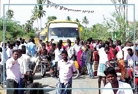 டாஸ்மாக் கடை திறக்க எதிர்ப்பு: பொதுமக்கள் சாலை மறியல்