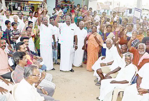 ரெயில்வே சுரங்கபாதை அமைக்கும் பணிக்கு பொதுமக்கள் எதிர்ப்பு 15-ந் தேதி போராட்டம் நடத்த முடிவு