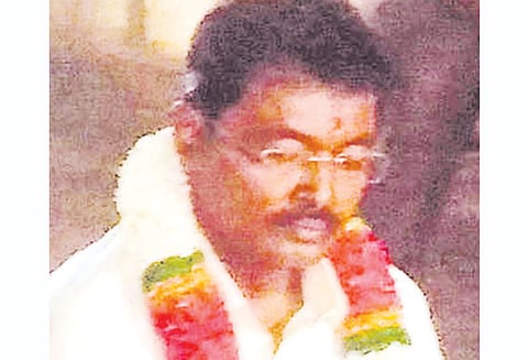 ஐ.ஏ.எஸ். அதிகாரி எனக்கூறி சிறுமியை திருமணம் செய்த வாலிபர் கைது