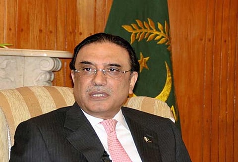 பாகிஸ்தான் முன்னாள் அதிபர் ஆசிப் அலி சர்தாரி வெளிநாடு செல்ல தடை சுப்ரீம் கோர்ட்டு உத்தரவு