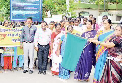 உலக மக்கள் தொகை தினத்தை முன்னிட்டு விழிப்புணர்வு ஊர்வலம் கலெக்டர் தொடங்கி வைத்தார்