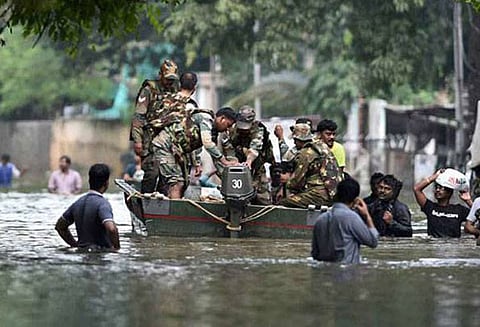 71 இடங்களில் 97 குழுக்கள்: நாடு முழுவதும் தேசிய பேரிடர் மீட்பு படை வீரர்கள் பணி அமர்த்தப்பட்டனர்