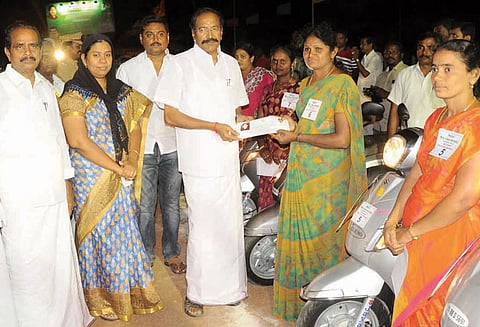 அனல் மின்நிலைய உற்பத்தியை குறைத்திருக்கிறோம் அமைச்சர் தங்கமணி பேட்டி