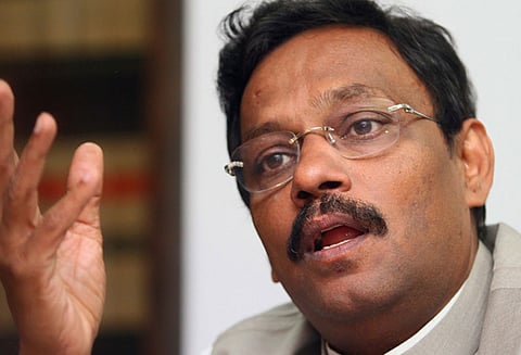 கல்லூரிகளில் பகவத் கீதை வினியோகம் குறித்து சர்ச்சை