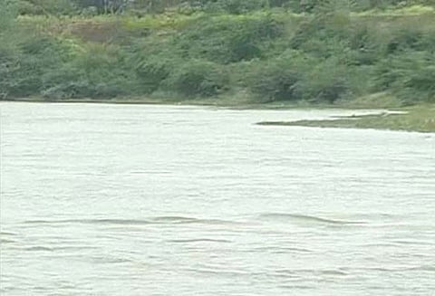 ஆந்திரா: கோதாவரி ஆற்றில் 40 க்கும் மேற்பட்டோருடன் சென்ற படகு கவிழ்ந்து விபத்து