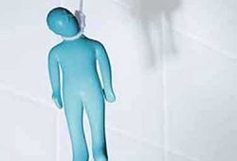 குடும்ப பிரச்சினை காரணமாக புதுப்பெண் தூக்குப்போட்டு தற்கொலை