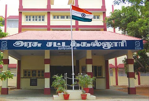 தமிழகத்தில் அரசு சட்டக்கல்லூரிகளில் 5 வருட சட்டப்படிப்பில் சேர கலந்தாய்வு 23-ந்தேதி தொடங்குகிறது